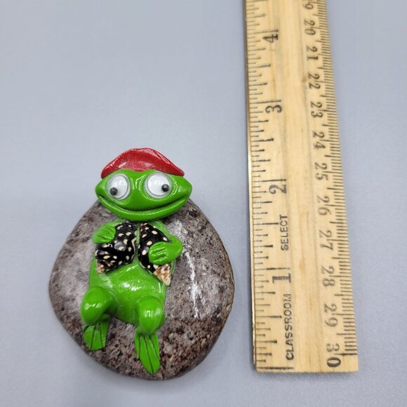 Handcrafted Frog Figurine Sitting On Stone Office Desk Home Shelf Decor - Picture 8 of 8